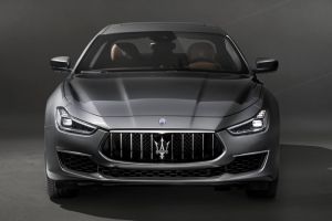 Maserati Ghibli: сто лет элегантности