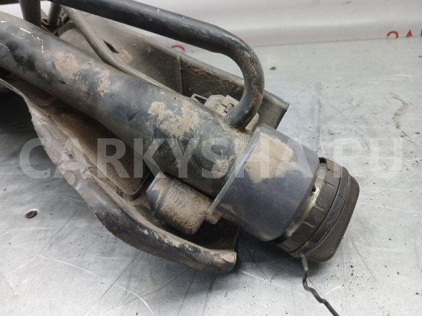 Горловина топливного бака Toyota Vitz 