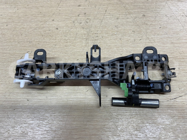 Кронштейн ручки двери передней левой Toyota RAV 4 V (XA50) оригинальный номер 69202-30090