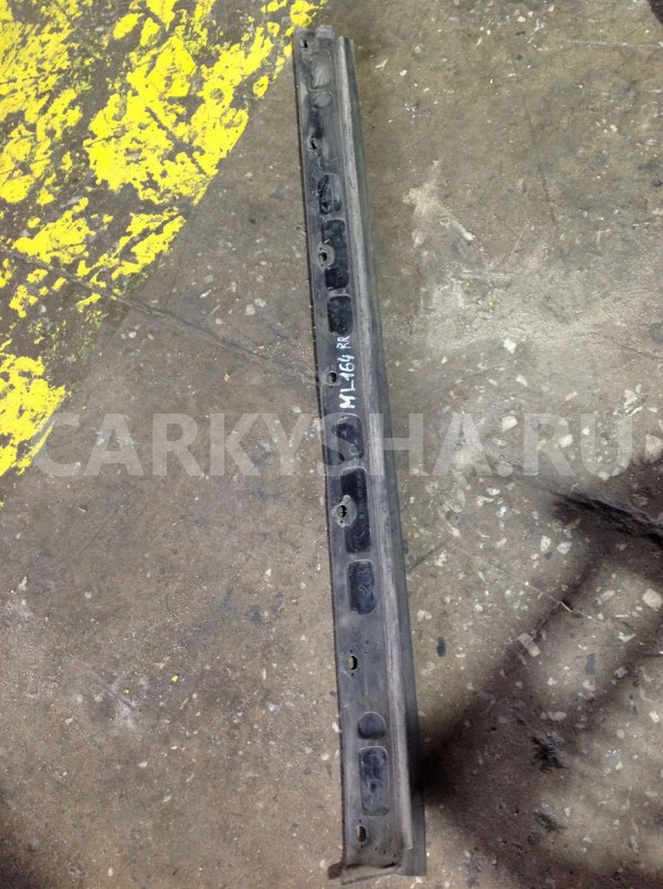 Уплотнитель двери Mercedes-Benz M-класс W164 рестайлинг (2008—2011) Mercedes-Benz M-klasse оригинальный номер А1646905062