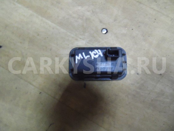 Кнопка открывания багажника Mercedes-Benz M-класс W164 рестайлинг (2008—2011) Mercedes-Benz M-klasse оригинальный номер A2118219551