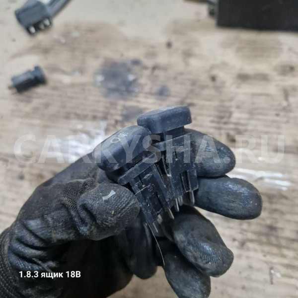 Кнопка противотуманок пара ваз (LADA) 2115 ВАЗ (Lada) 2115 