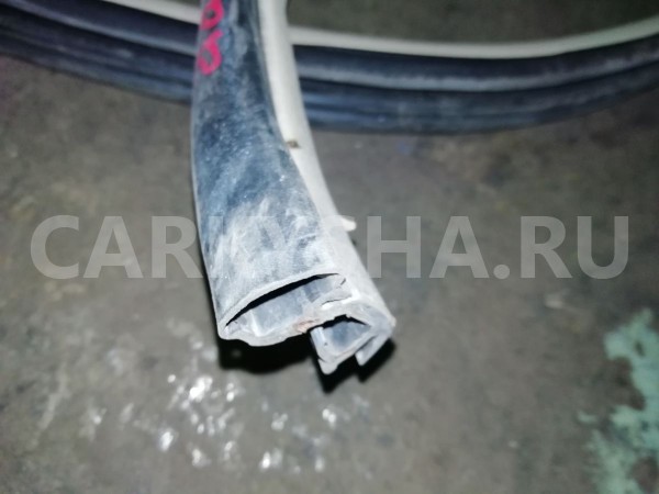 Уплотнитель двери Toyota Land Cruiser 100 (1998—2002) Toyota Land Cruiser оригинальный номер 6787160070