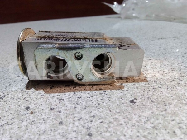 Клапан кондиционера Mercedes-Benz GL-класс X164 (2006—2009) Mercedes-Benz G-klasse оригинальный номер a1648300084