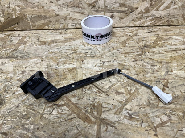 Кнопка закрытия багажника Toyota RAV 4 V (XA50) оригинальный номер 84966-42020