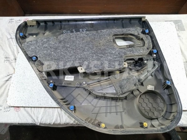 Обшивка двери Kia Rio III (2011—2015) Kia Rio оригинальный номер 833204y010