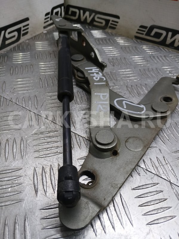 Петля крышки багажника Nissan Primera 