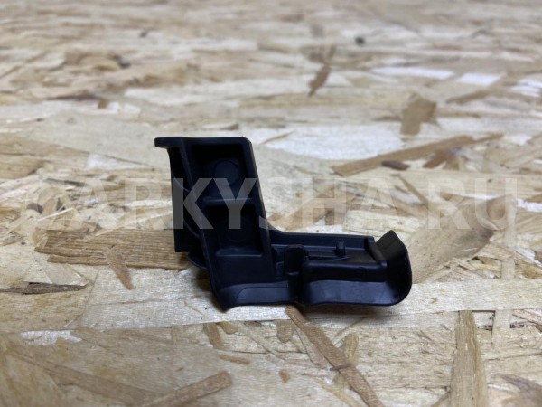 Уплотнитель задней правой двери Toyota Camry VIII (XV70) Рестайлинг – седан оригинальный номер 67847-33030