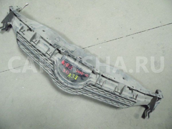 Решетка радиатора Toyota Auris E150 (2006—2010) Toyota Auris 