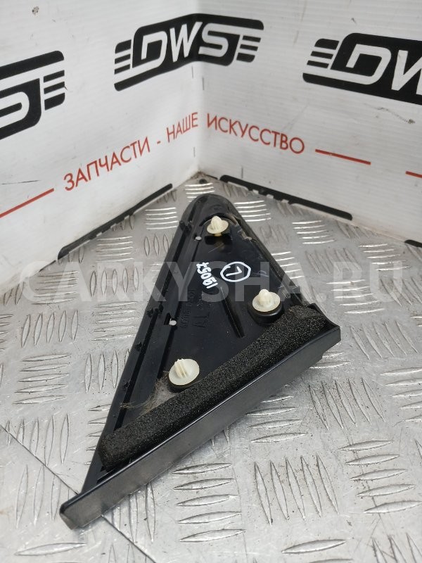 Накладка на крыло Toyota Avensis 