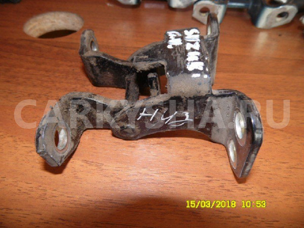 Петля крышки багажника Suzuki Grand Vitara II рестайлинг (2008—2012) Suzuki Grand Vitara 