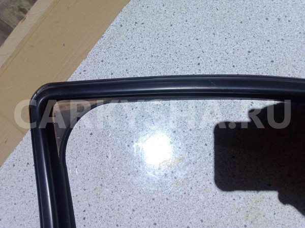 Уплотнитель стекла Renault Duster I рестайлинг (2015—2021) Renault 15 оригинальный номер 8200733140