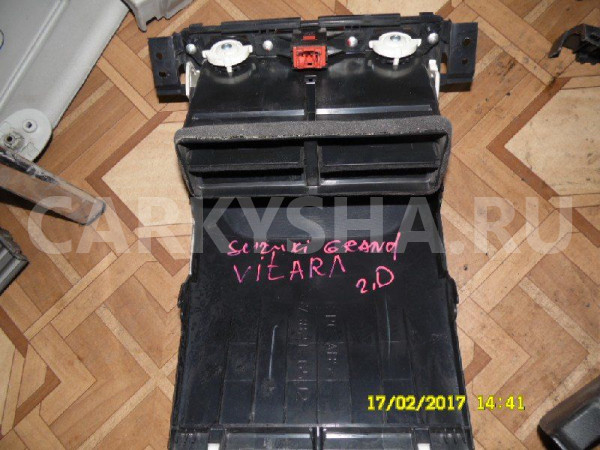 Накладка декоративная Suzuki Grand Vitara II рестайлинг (2008—2012) Suzuki Grand Vitara 