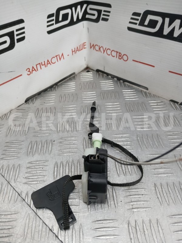 Замок лючка бензобака Toyota Avensis 