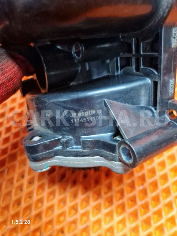 Помпа термостат volkswagen audi 1.8/2.0 cdab Volkswagen Passat оригинальный номер 1114511100