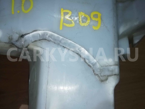 Бачок омывателя Toyota Hilux Surf IV (2002—2009) Toyota Hilux Surf оригинальный номер 8531560300