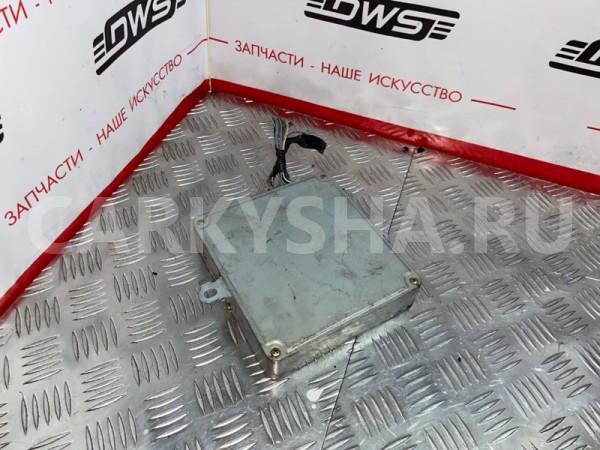 Блок управления Toyota Crown 