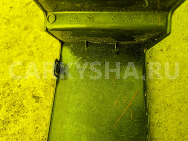 Планка под стоп Mitsubishi Delica оригинальный номер 6410A739