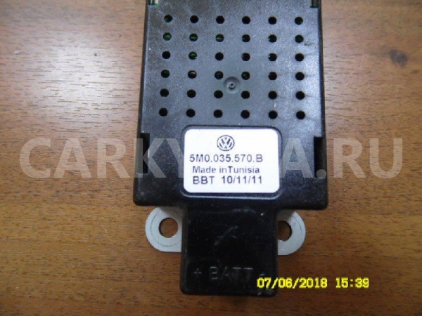 Усилитель антенны Volkswagen Golf Plus I (2005—2009) Volkswagen Golf Plus оригинальный номер 5M0035570B