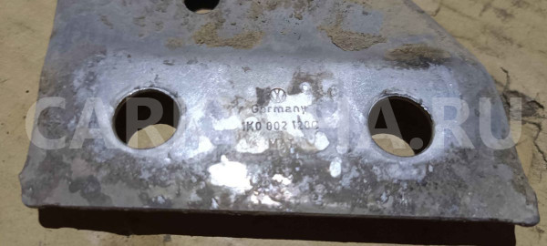 Кронштейн КПП Skoda Octavia II рестайлинг (2008—2013) Skoda Octavia оригинальный номер 1k0802128c