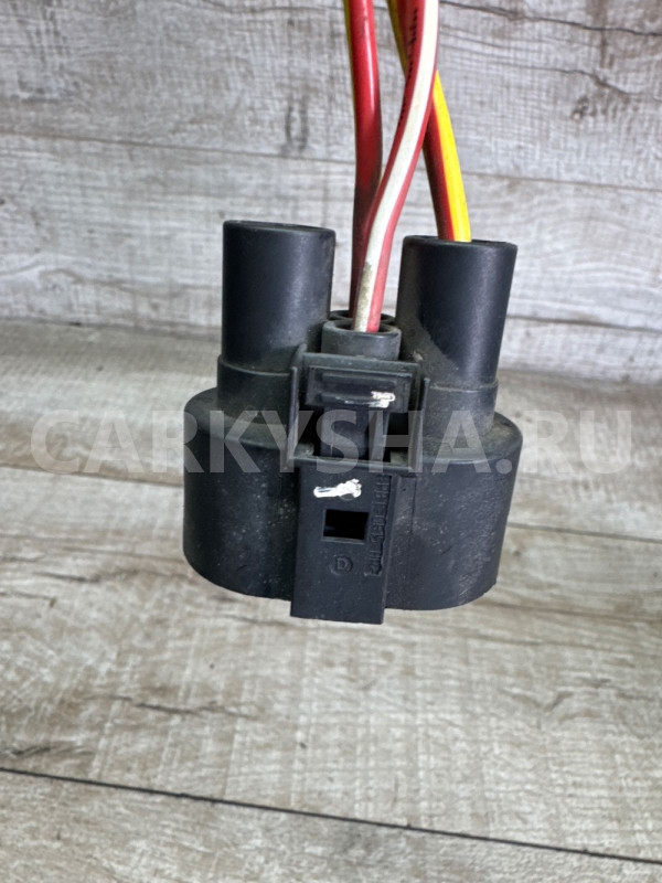 Разъем (фишка) вентилятора охлаждения GM OPEL 3pin Opel Astra оригинальный номер 13289627