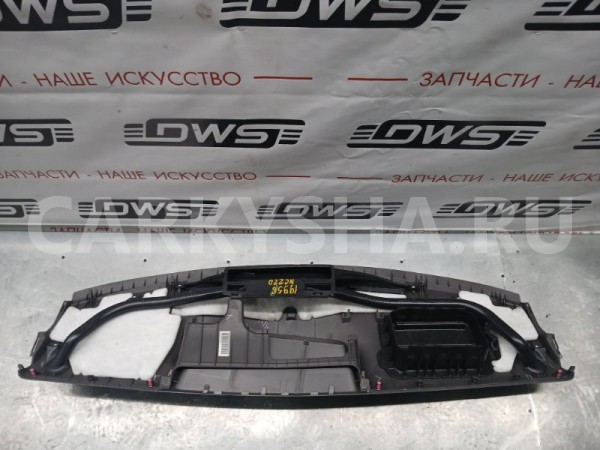 Торпедо Toyota Raum 