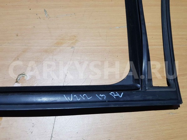 Уплотнитель стекла двери Mercedes-Benz E-класс W212/S212/C207/A207 рестайлинг (2013—2016) Mercedes-Benz E-klasse оригинальный номер A2127351725