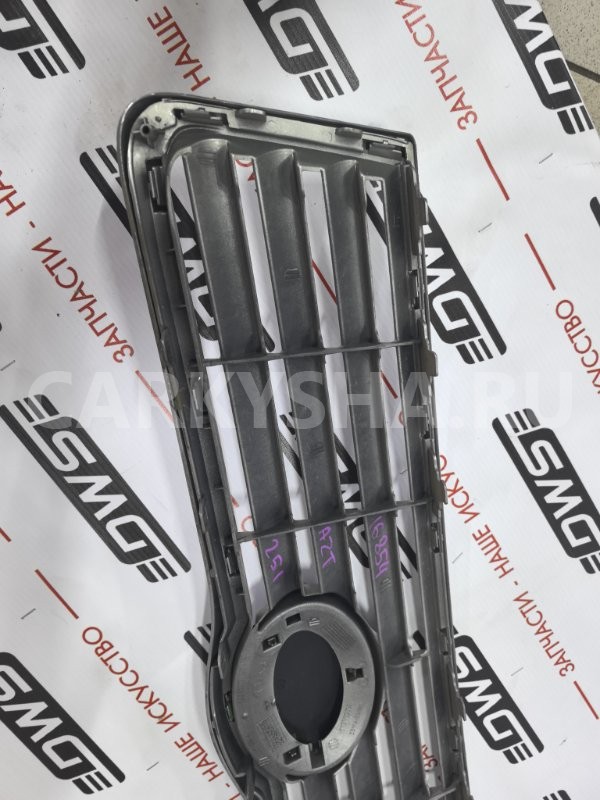 Решетка радиатора Toyota Avensis 