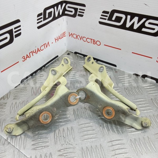 Петля капота Toyota Sienta 