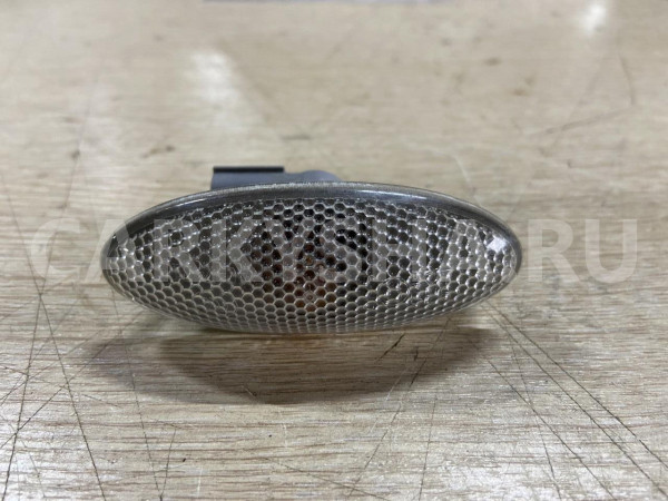 Повторитель на крыло Toyota Yaris II Хэтчбек 5 дв. оригинальный номер 81730-0D032