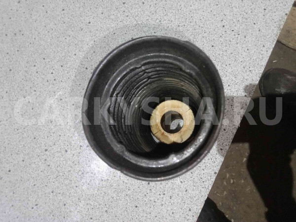 Пыльник стойки Skoda Octavia I рестайлинг (2000—2011) Skoda Octavia оригинальный номер 6n0412249c