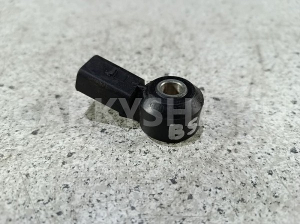 Датчик детонации Volkswagen Jetta V (2005—2011) Volkswagen Jetta оригинальный номер 030905377c