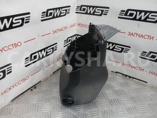 Кожух рулевой колонки Toyota Avensis 