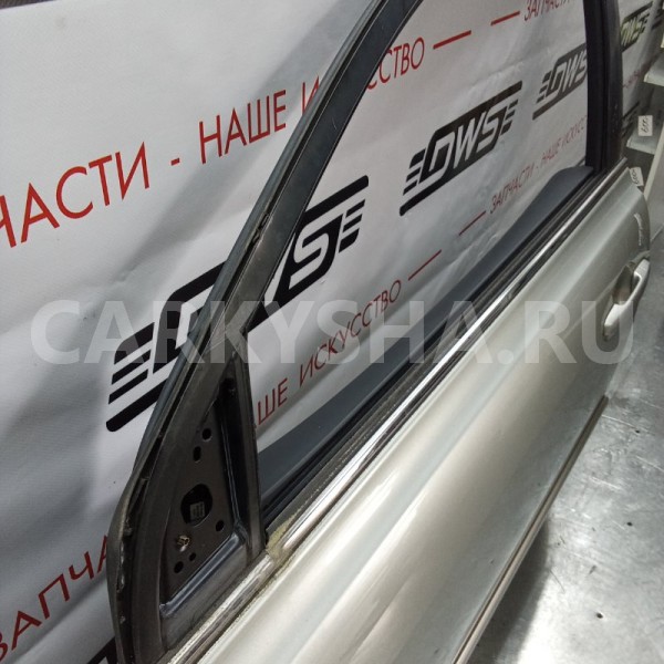 Дверь передняя левая Toyota Avensis 