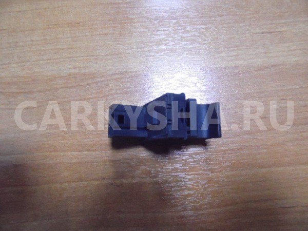 Кнопка открывания лючка бензобака Volkswagen Jetta V (2005—2011) Volkswagen Jetta оригинальный номер 7L6959833B