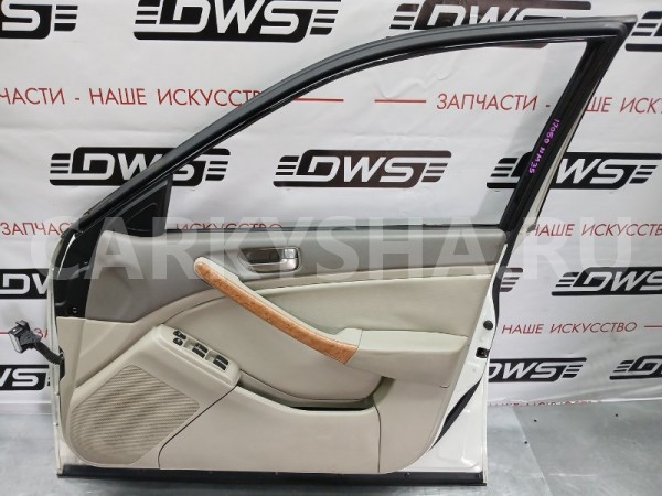 Дверь передняя правая Nissan Stagea 