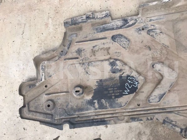 Защита днища левая Mercedes W213 2017 Mercedes-Benz E-klasse оригинальный номер a2136806107