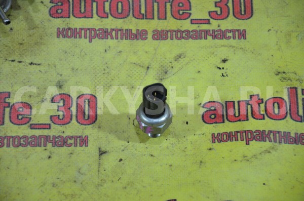 Датчик давления топлива Toyota Caldina оригинальный номер 8945822010