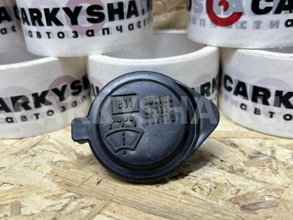 Крышка бачка стеклоомывателя Toyota Camry VII (XV50) оригинальный номер 85316-33320