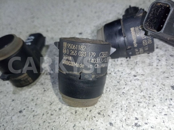 Датчик парковки Opel Mokka I (2012—2016) Opel Mokka оригинальный номер 95061182