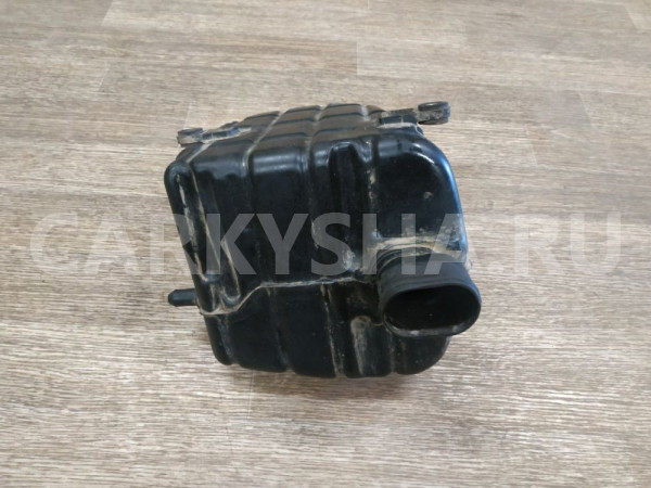 Резонатор воздушного фильтра Nissan Bluebird оригинальный номер 1658553J00