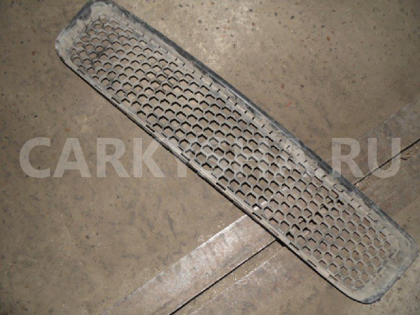 Решетка в бампер Volkswagen Touareg I рестайлинг (2006—2010) Volkswagen Touareg оригинальный номер 7L6853678F