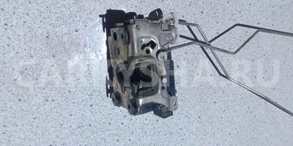 Замок двери Renault Sandero I (2009—2014) Renault 14 оригинальный номер 825032915R