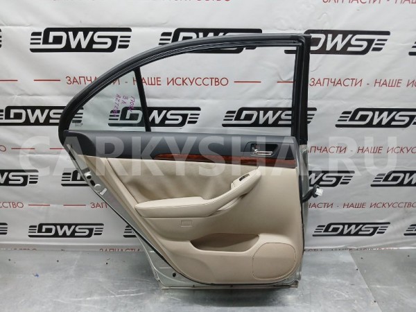 Дверь задняя левая Toyota Avensis 