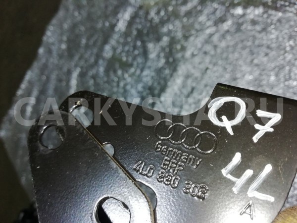 Кронштейн Audi Q7 4L (2005—2009) Audi 200 оригинальный номер 4l0880303