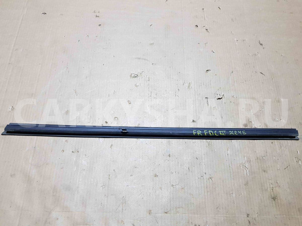 Уплотнитель стекла двери Ford Focus III (2011—2015) Ford Focus оригинальный номер 1747502
