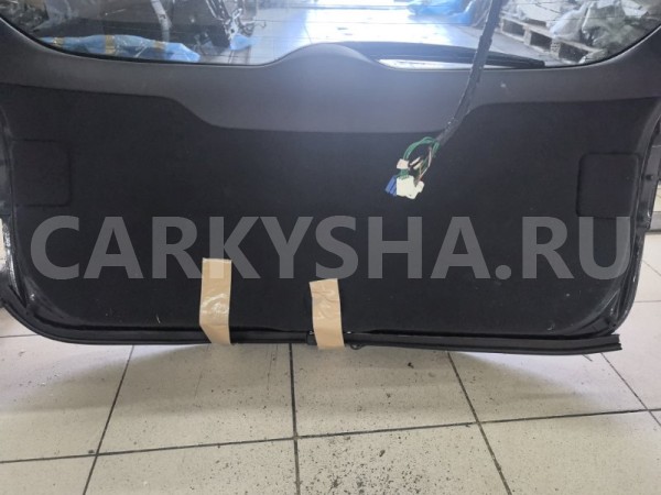 Дверь багажника Toyota Avensis 