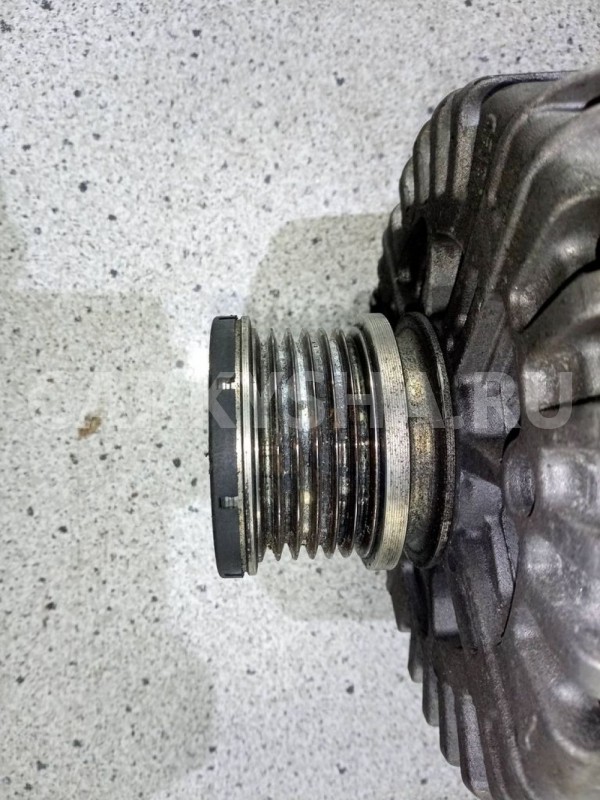 Генератор Mercedes E W212 651.924 2013 Mercedes-Benz E-klasse оригинальный номер fgn18s012