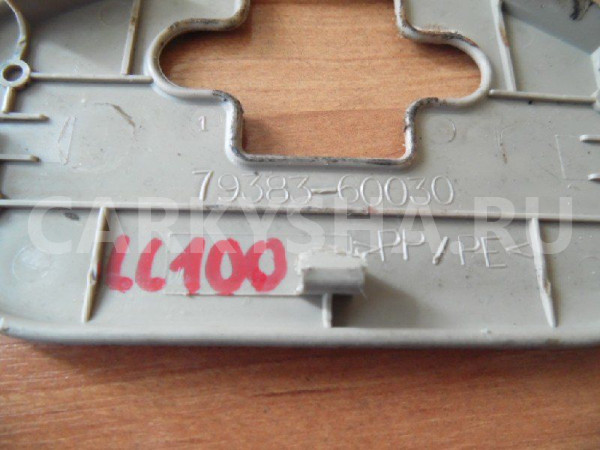 Накладка сиденья Toyota Land Cruiser 100 (1998—2002) Toyota Land Cruiser оригинальный номер 7938360030A0