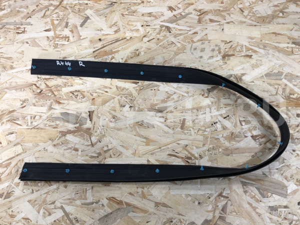 Молдинг порога правый Toyota RAV 4 IV (CA40) оригинальный номер 67863-42030